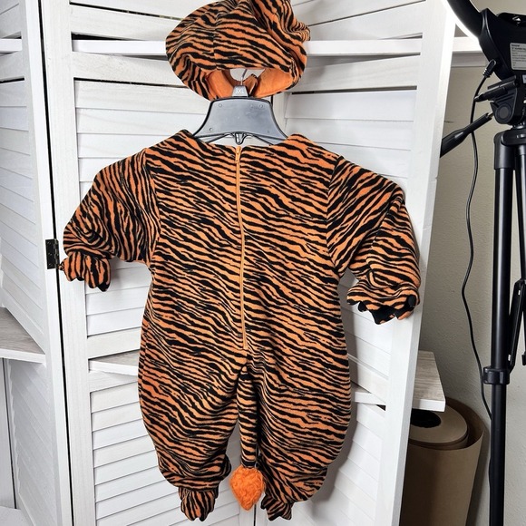 The Children's Place 2pc Tiger‎ Halloween Costume Sz 6-12 months Good Condition - Picture 2 of 7